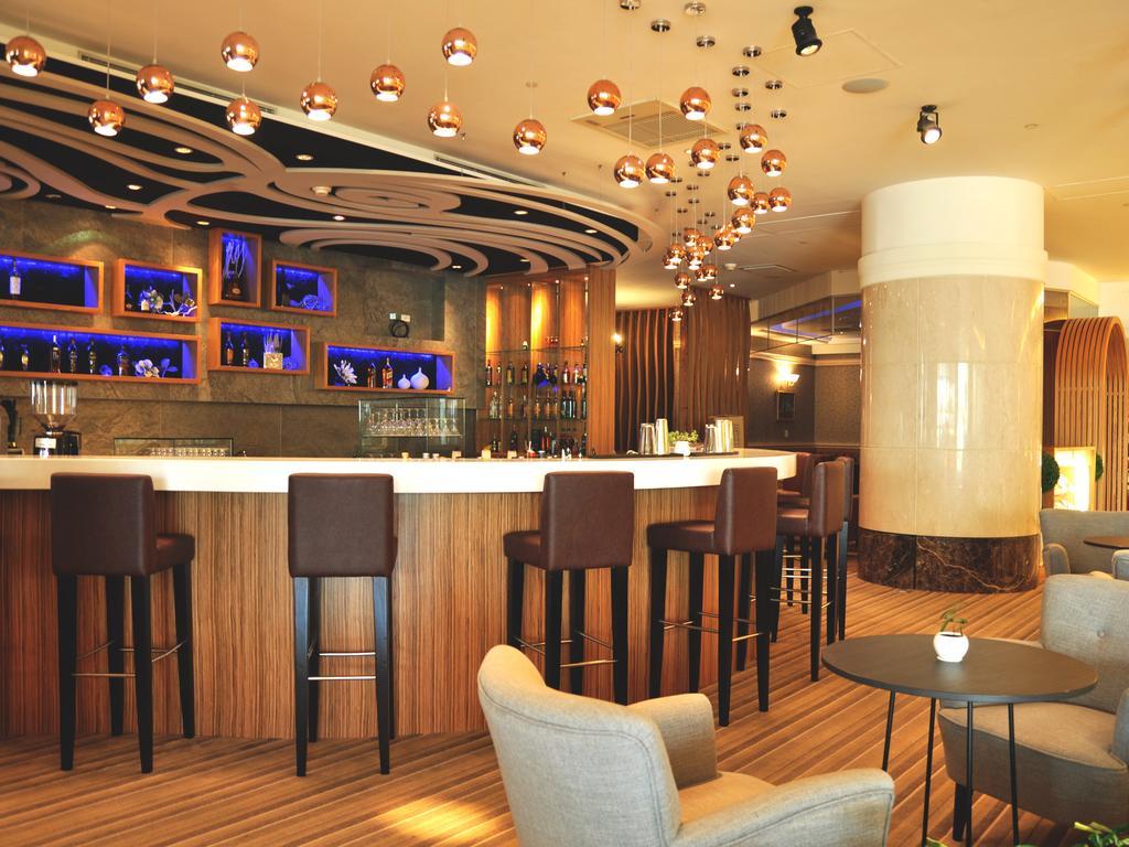 Evergreen Plaza Hotel - Tainan Exterior foto The bar at the lounge