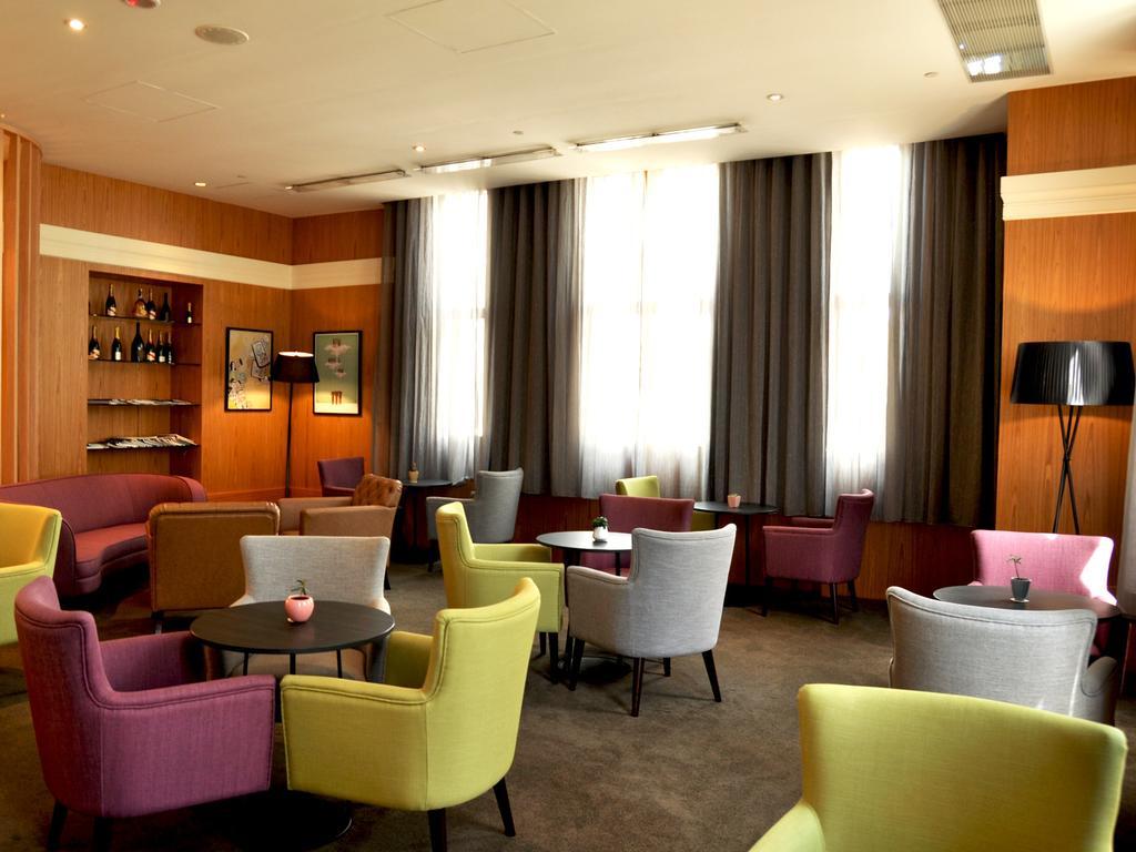 Evergreen Plaza Hotel - Tainan Exterior foto The lounge at the airport