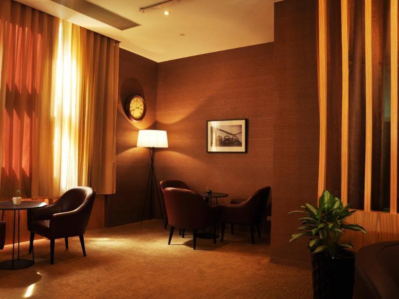 Evergreen Plaza Hotel - Tainan Exterior foto The lounge at the airport