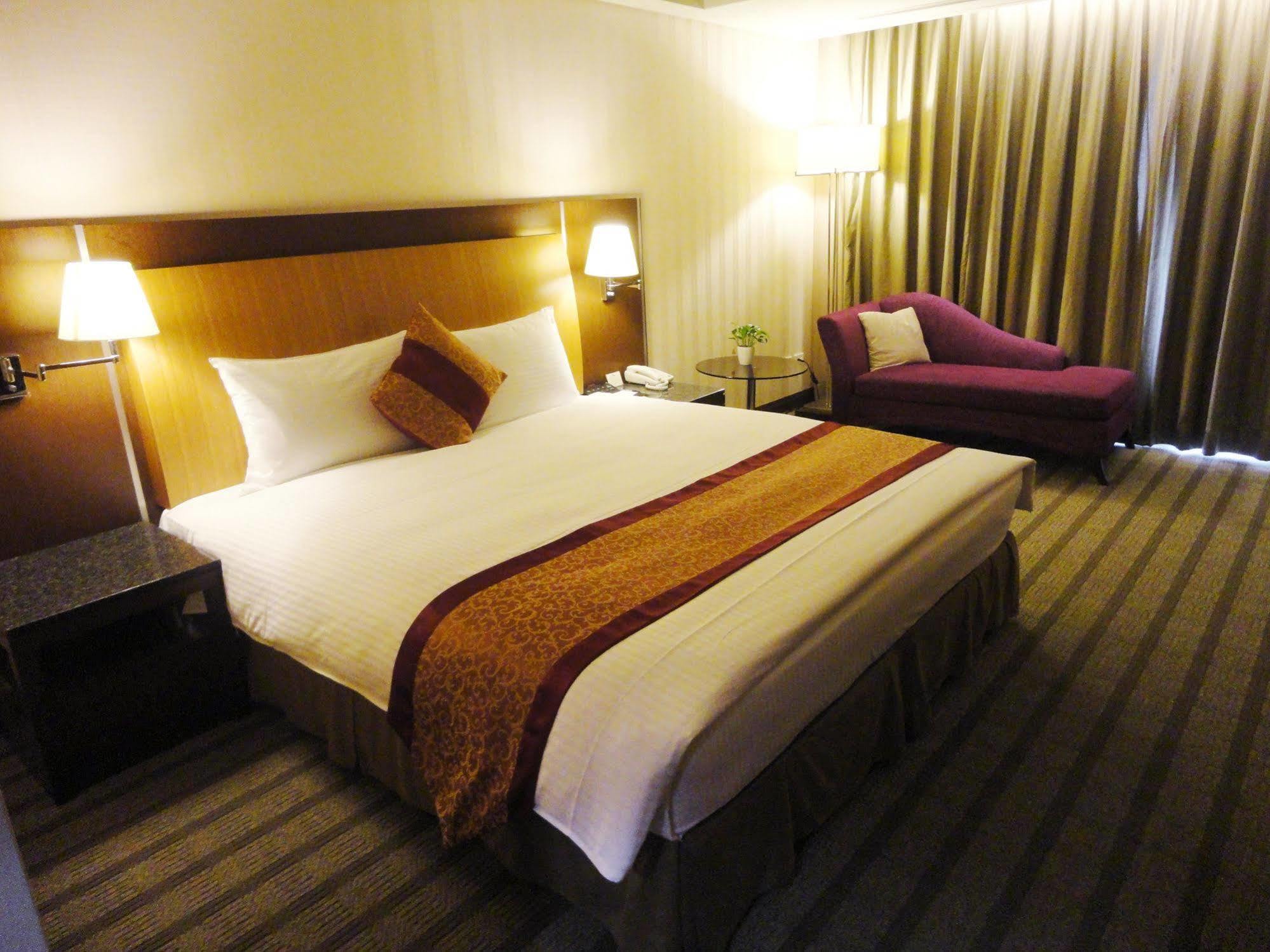 Evergreen Plaza Hotel - Tainan Exterior foto Deluxe room