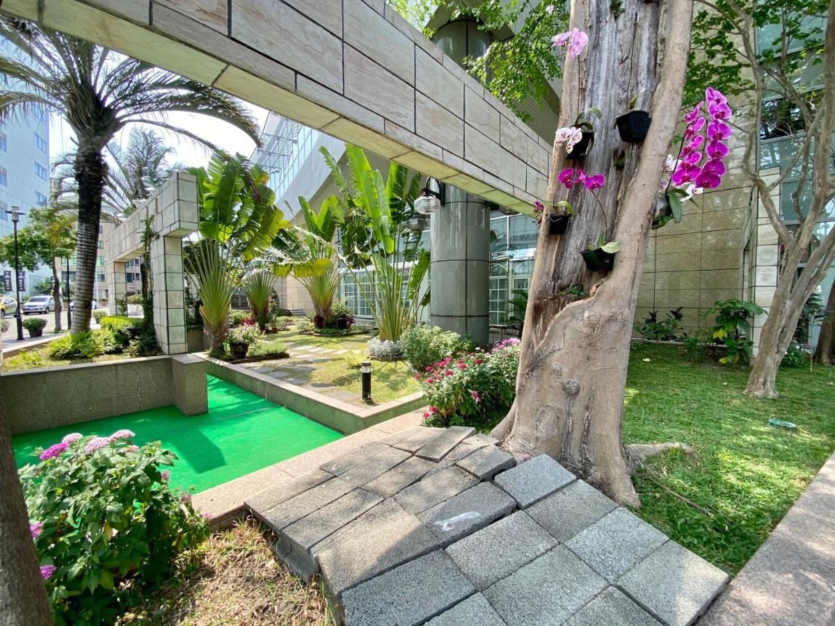 Evergreen Plaza Hotel - Tainan Exterior foto The park