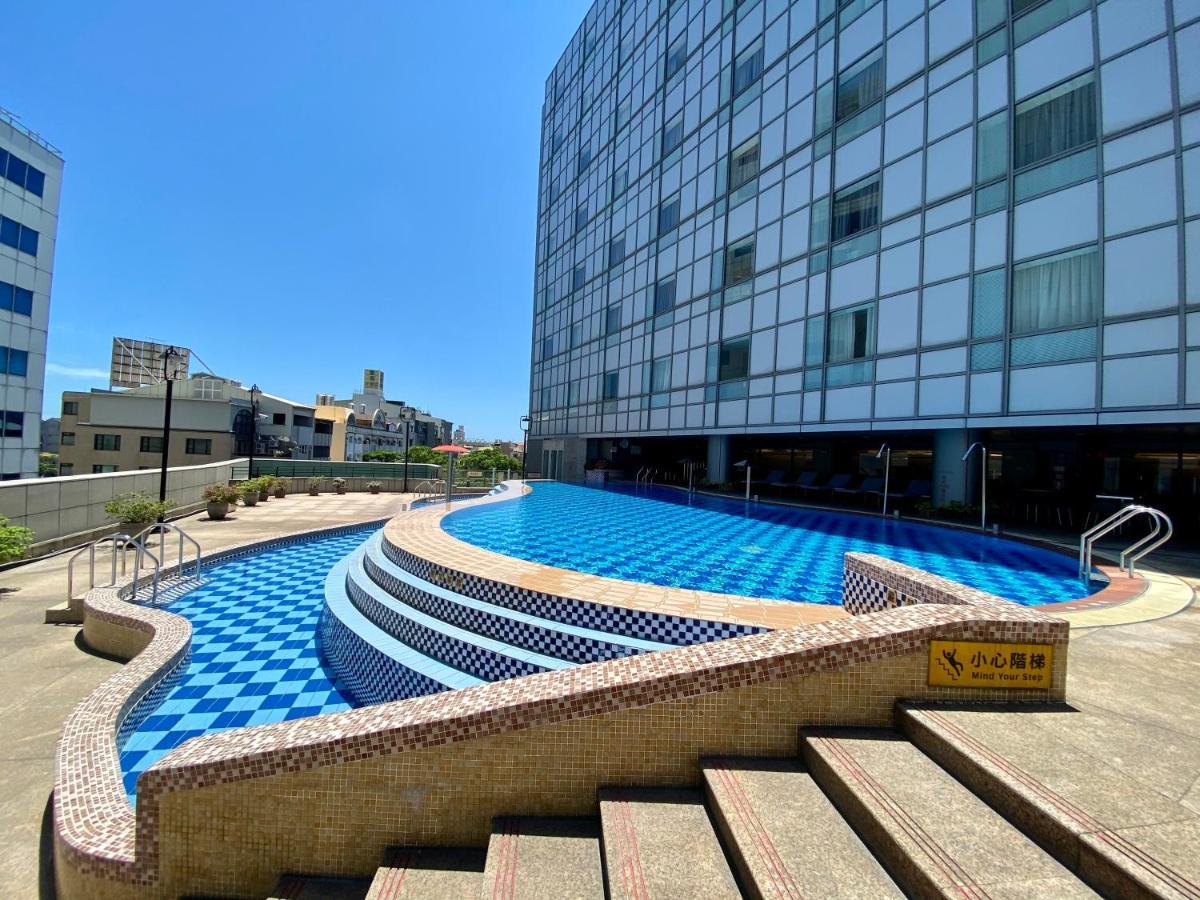 Evergreen Plaza Hotel - Tainan Exterior foto Swimming pool