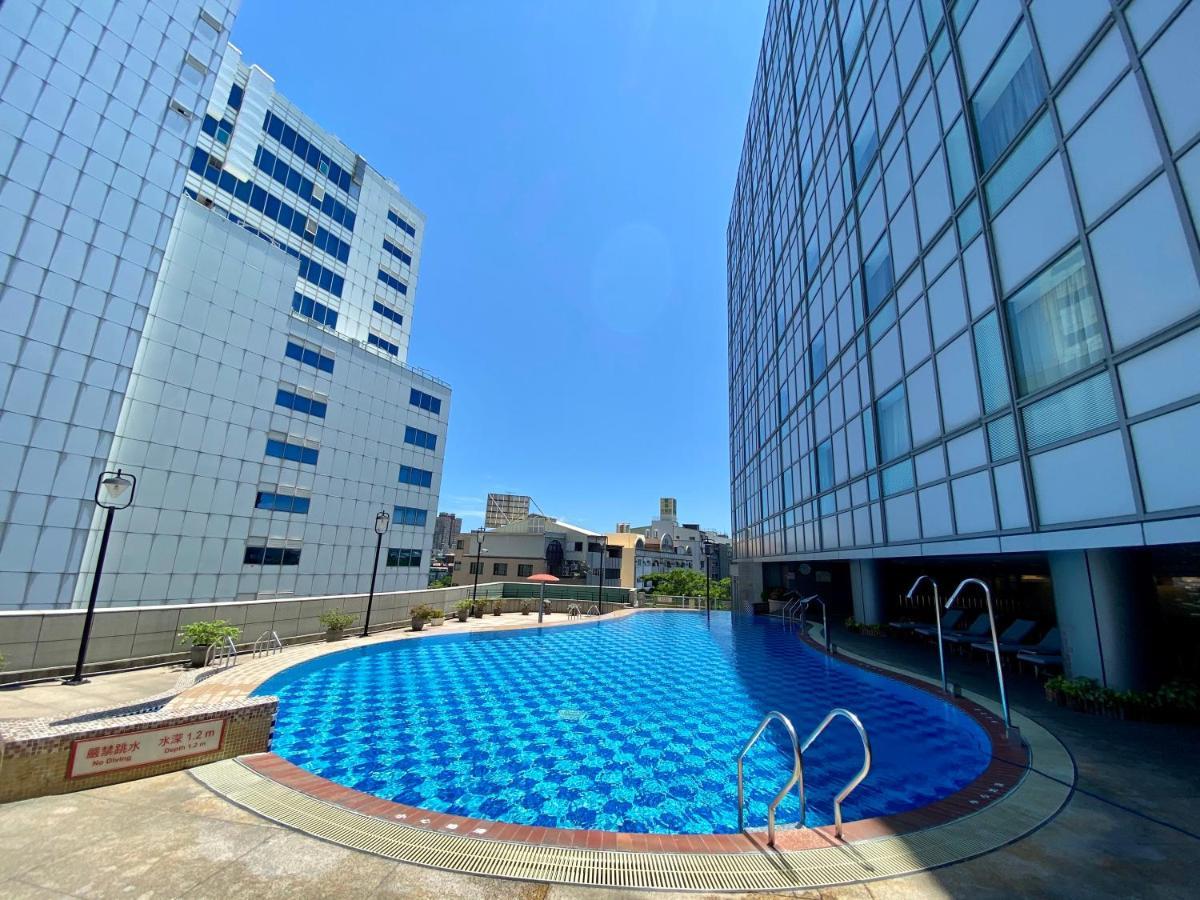 Evergreen Plaza Hotel - Tainan Exterior foto The pool at the hotel